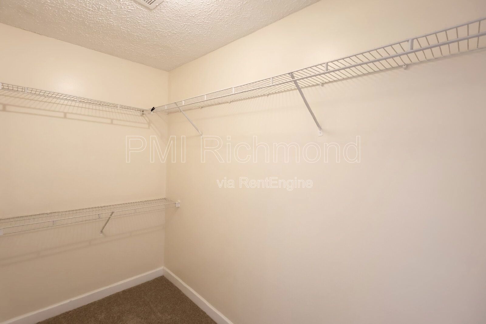 Charming 2 Bed, 2.5 Bath Townhome in Chester, VA! property image