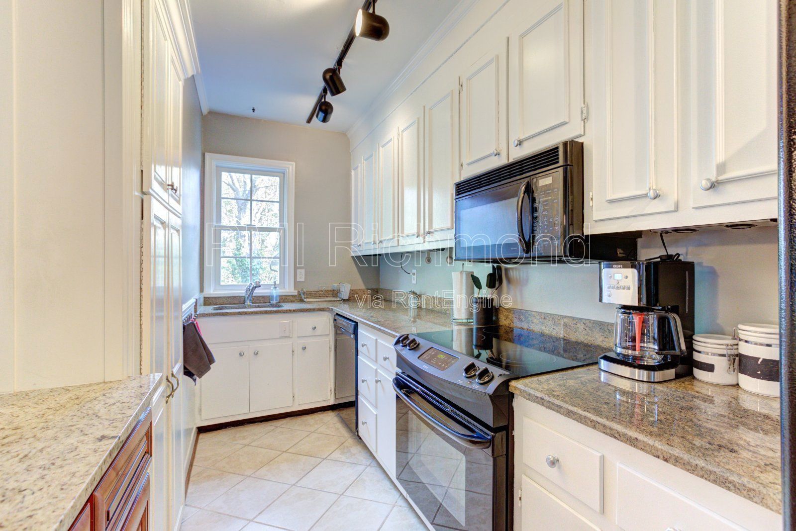 Elegant 4-Bedroom Townhouse in Richmond's Jackson Ward! property image