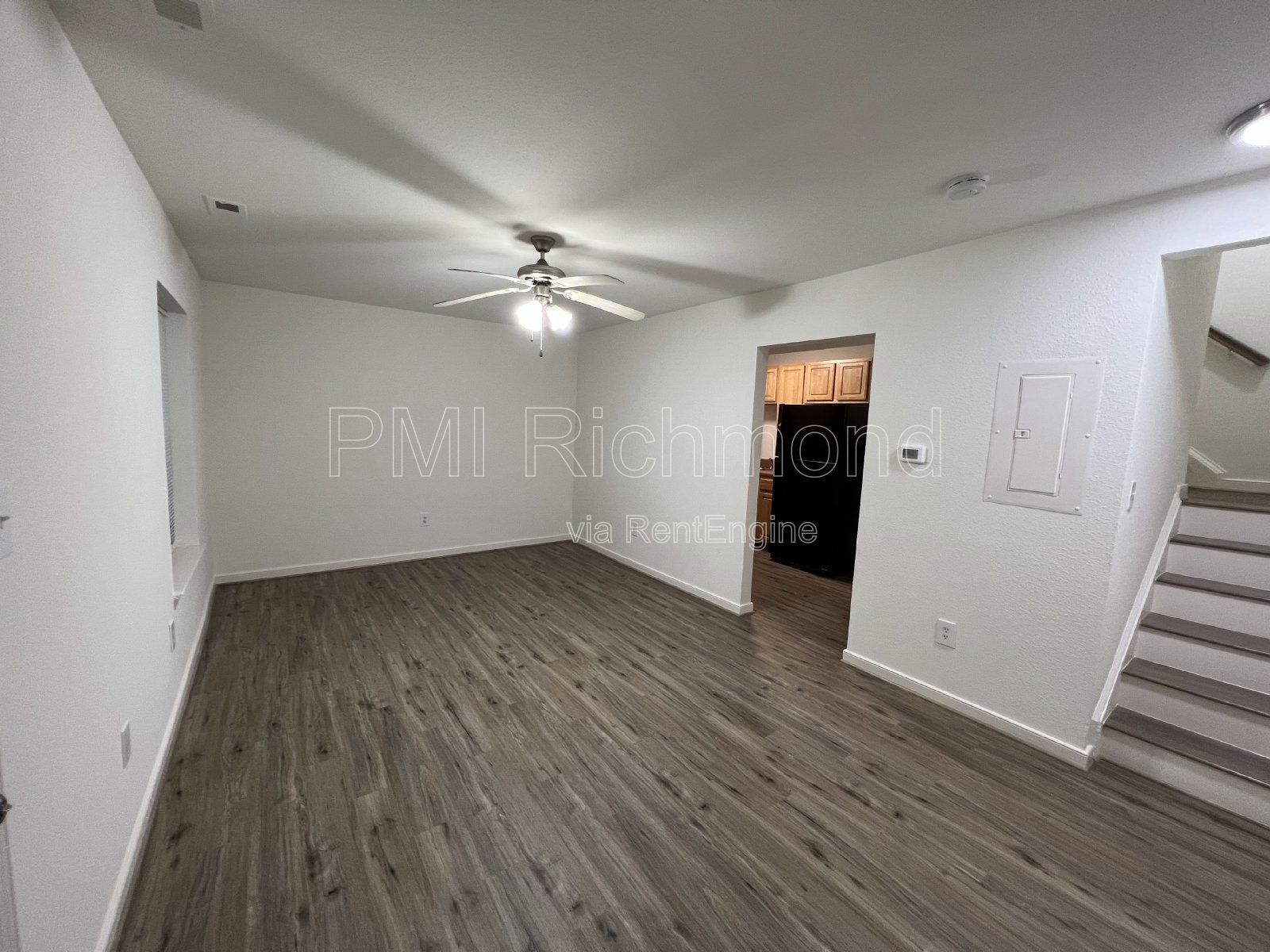 Cozy 2 Bed, 1 Bath End Unit Condo in Villas of Oakwood in Richmond! property image