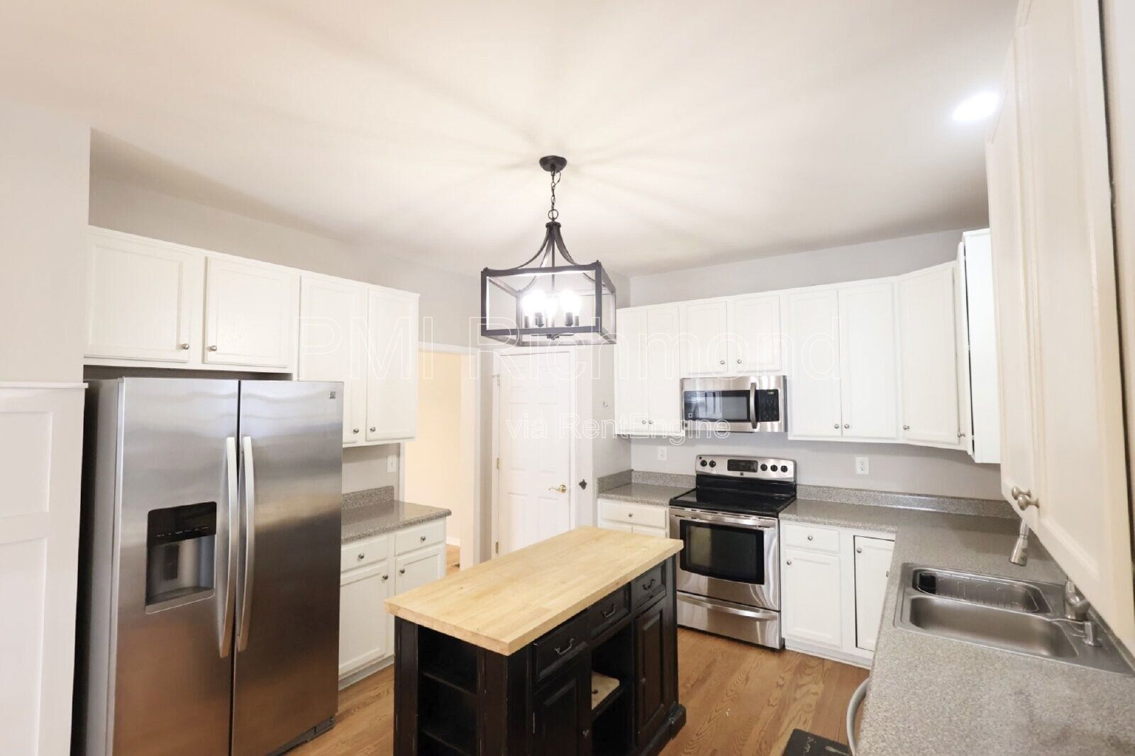 Charming 4-Bed Home with Hardwood Floors & Cozy Fireplace in Chesterfield! property image