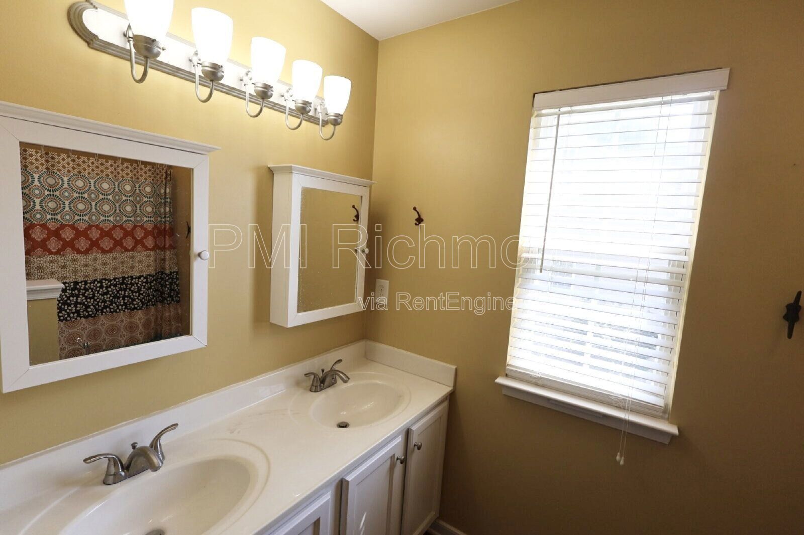 Charming 4-Bed Home with Hardwood Floors & Cozy Fireplace in Chesterfield! property image