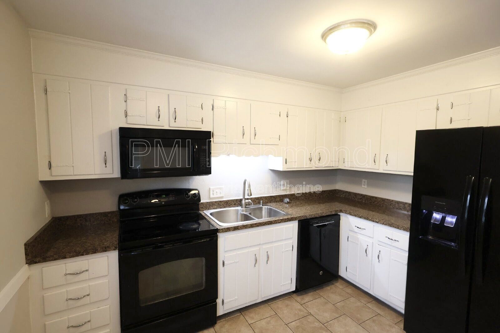 Beautiful 3-Bedroom home in Stonehenge West Subdivision! property image