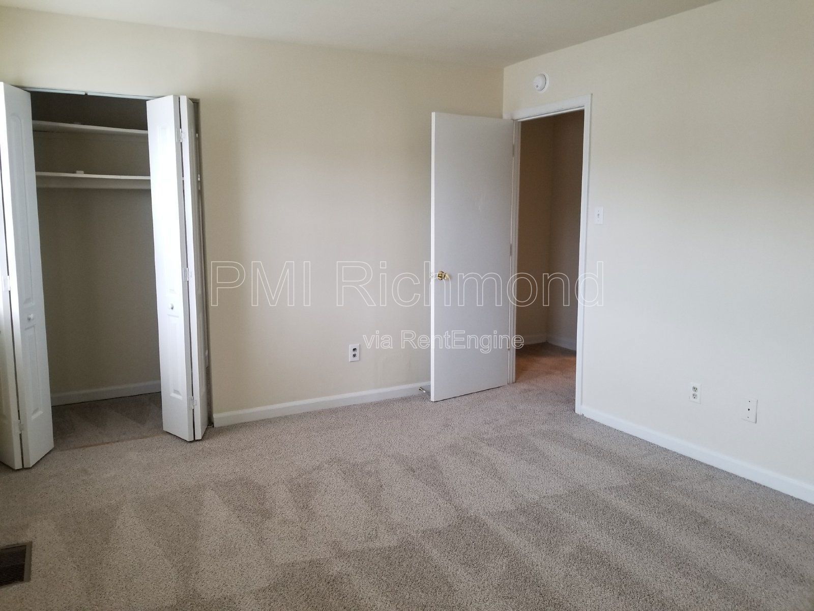 Lovely 2 Bed, 1.5 Bath Townhouse in Chesterfield! property image