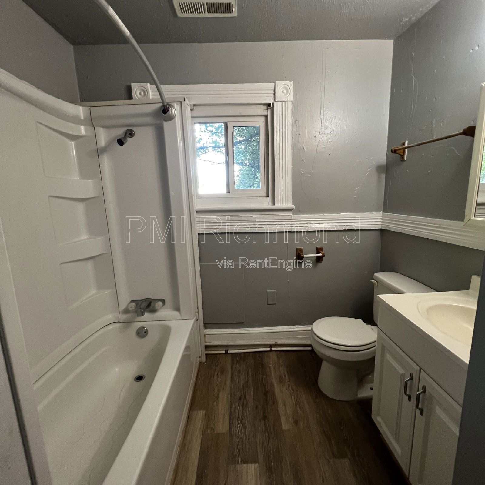 Quaint 1-Bed Duplex Unit Located in Colonial Heights! property image