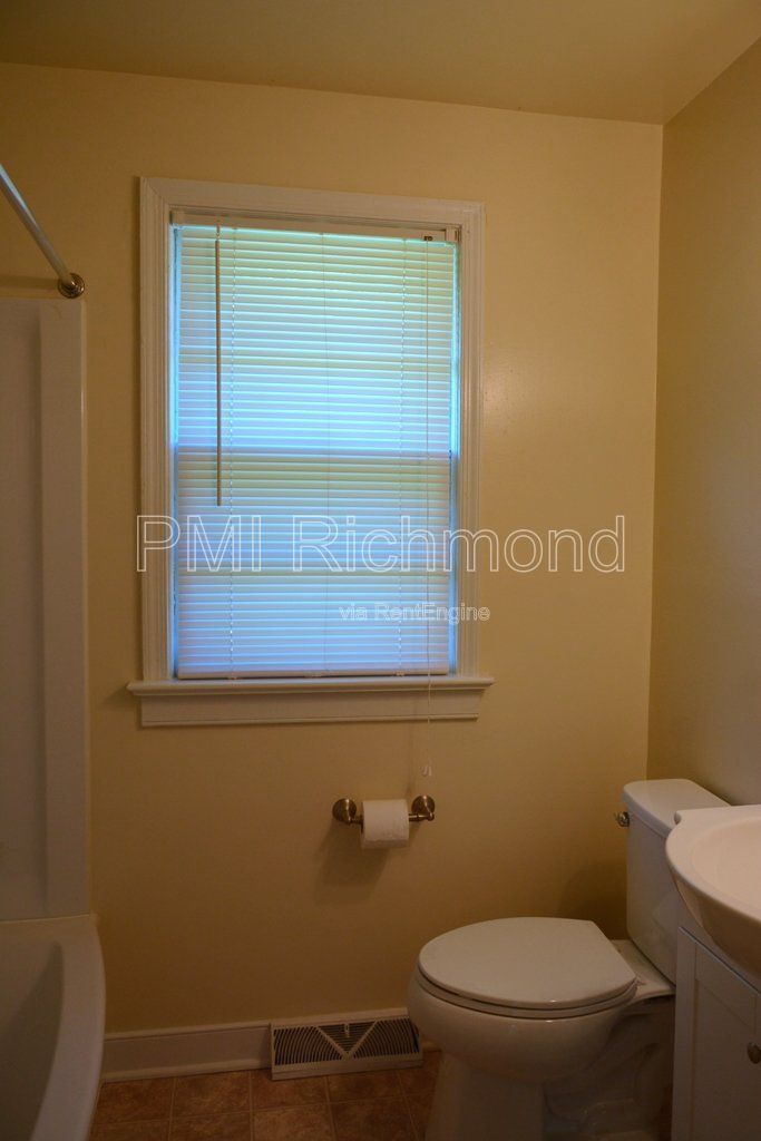 Single-Family Ranch-Style Home in Richmond's Hollandale Subdivision! property image