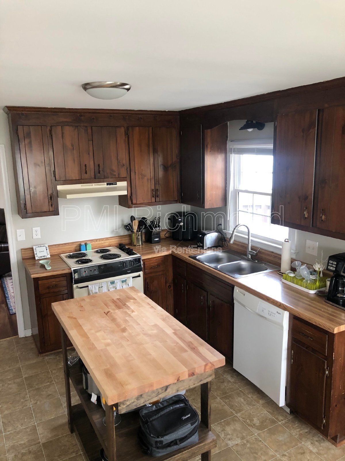 Cute 3-Bed, 2.5-Bath Home with a Fenced Backyard in Midlothian! property image