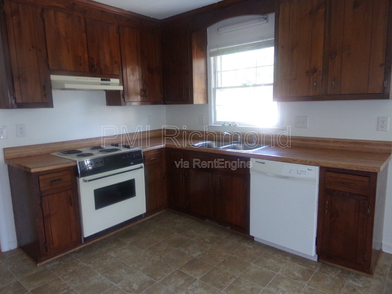 Cute 3-Bed, 2.5-Bath Home with a Fenced Backyard in Midlothian! property image