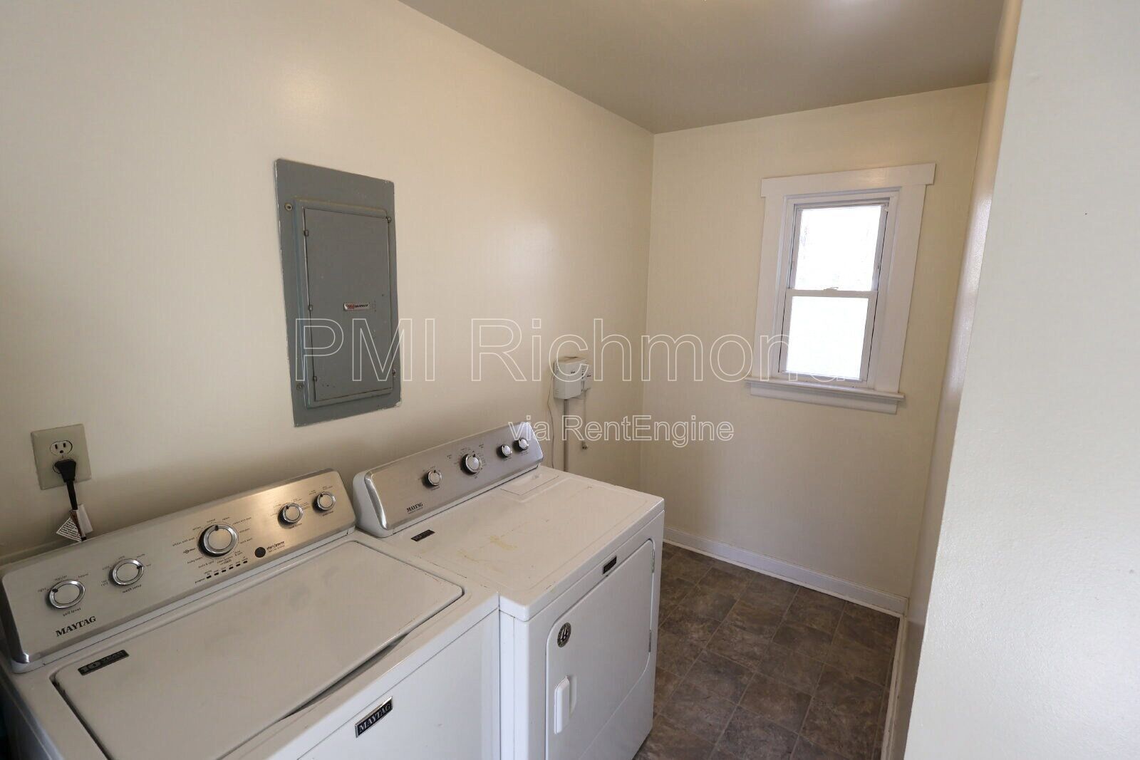 3 Bed, 2.5 Bath for Rent in the James River High School District! property image
