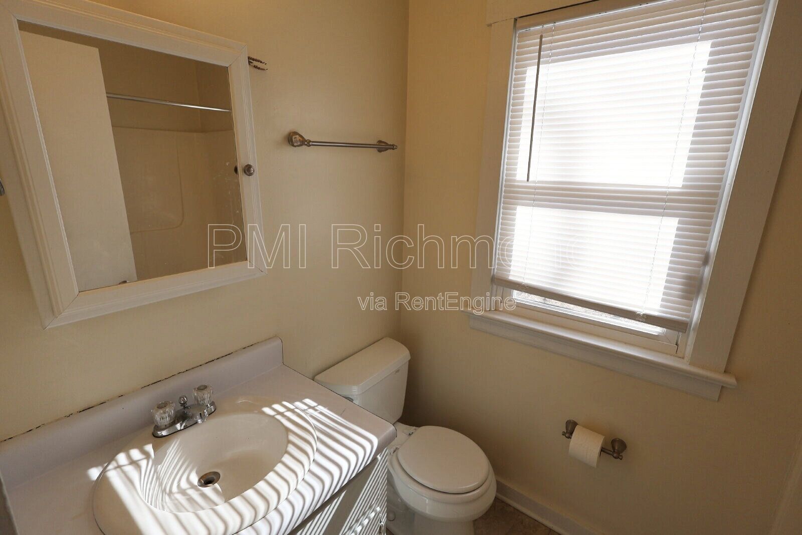 3 Bed, 2.5 Bath for Rent in the James River High School District! property image