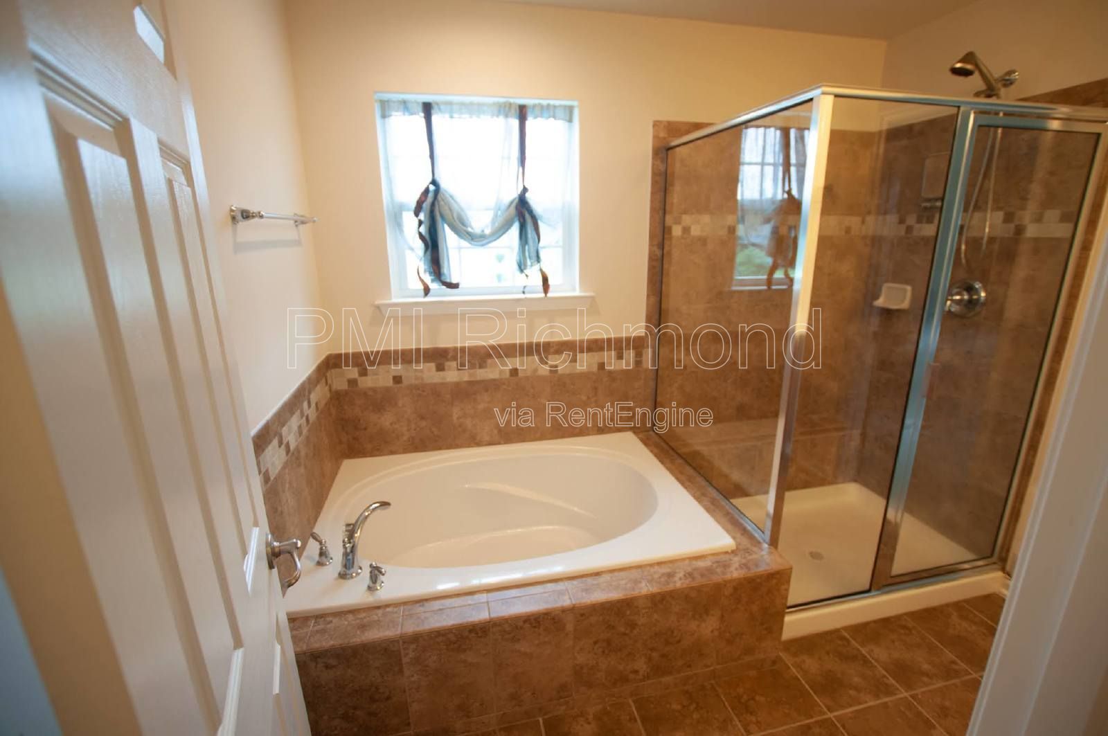 Stunning 4 Bedroom Colonial Home in Glen Allen! property image