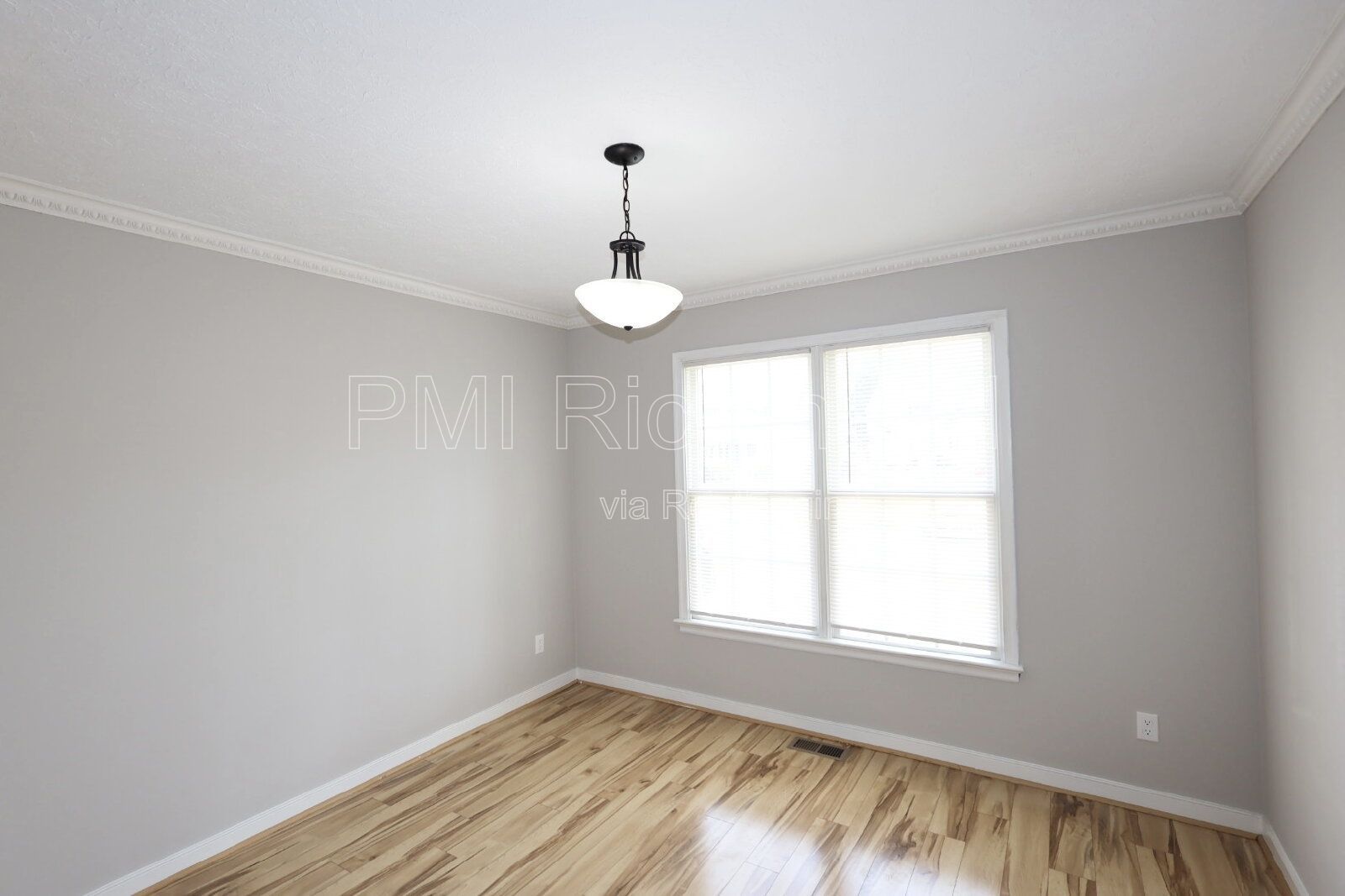 Newly Updated 4 Bed Home in the Desirable Ashbrook Subdivision! property image