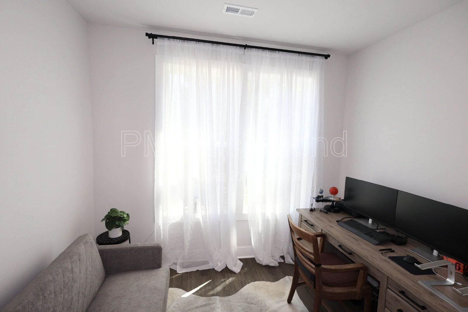 Experience Luxury Living: 3-Bed Condo at 1500 Moore St #B in Richmond! property image