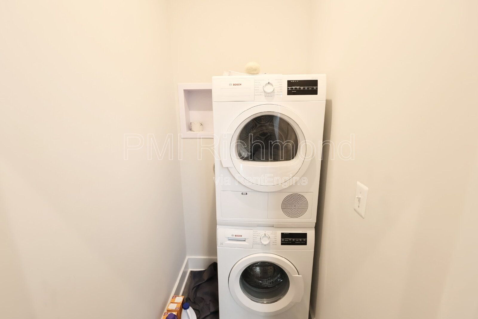 Experience Luxury Living: 3-Bed Condo at 1500 Moore St #B in Richmond! property image