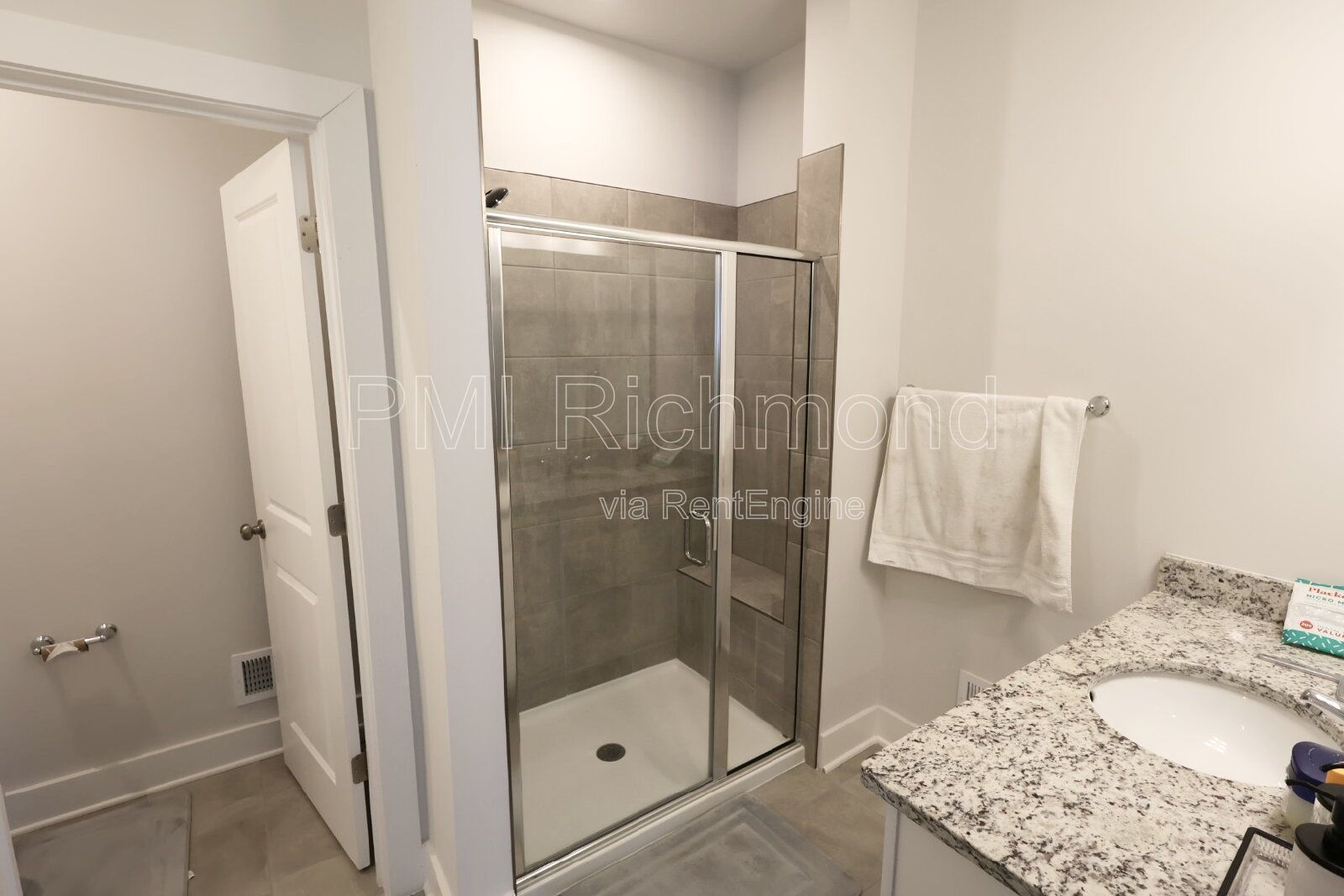 Experience Luxury Living: 3-Bed Condo at 1500 Moore St #B in Richmond! property image
