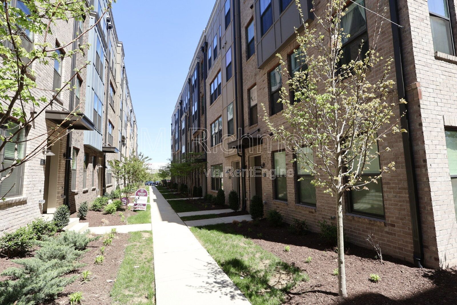 Experience Luxury Living: 3-Bed Condo at 1500 Moore St #B in Richmond! property image