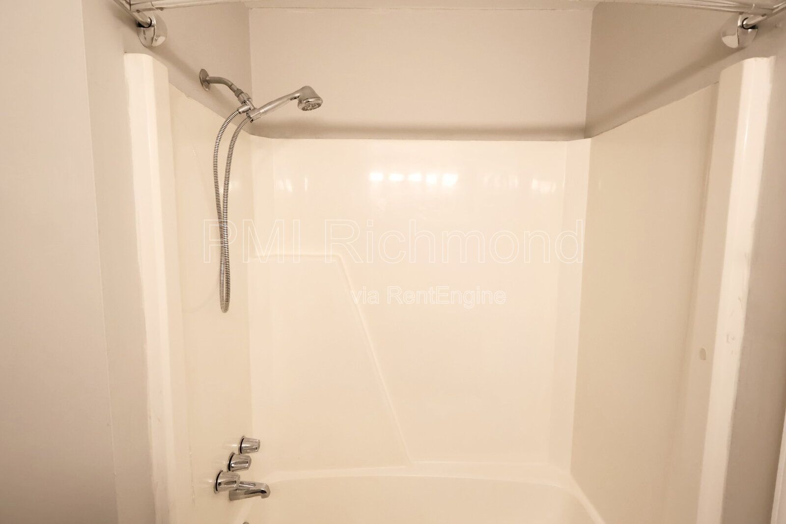 Cute 3-Bed Ranch with a Screened in Porch in Chesterfield! property image