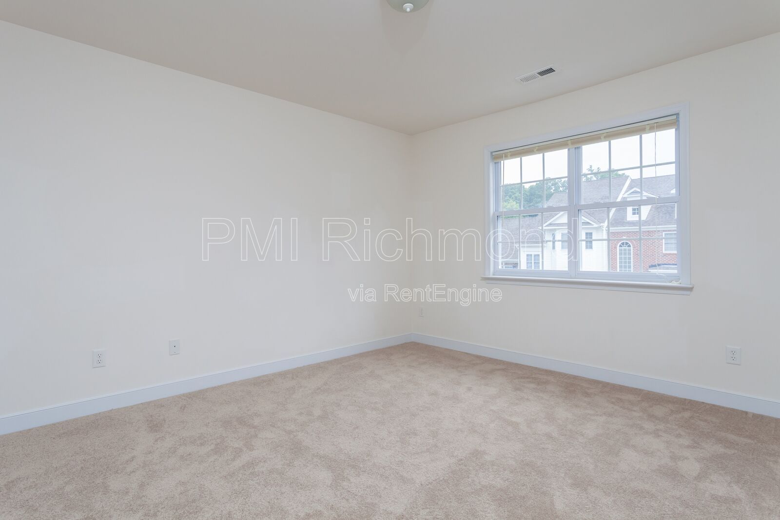 Beautiful Town Home in the Townes at Stratford Subdivision in Richmond! property image