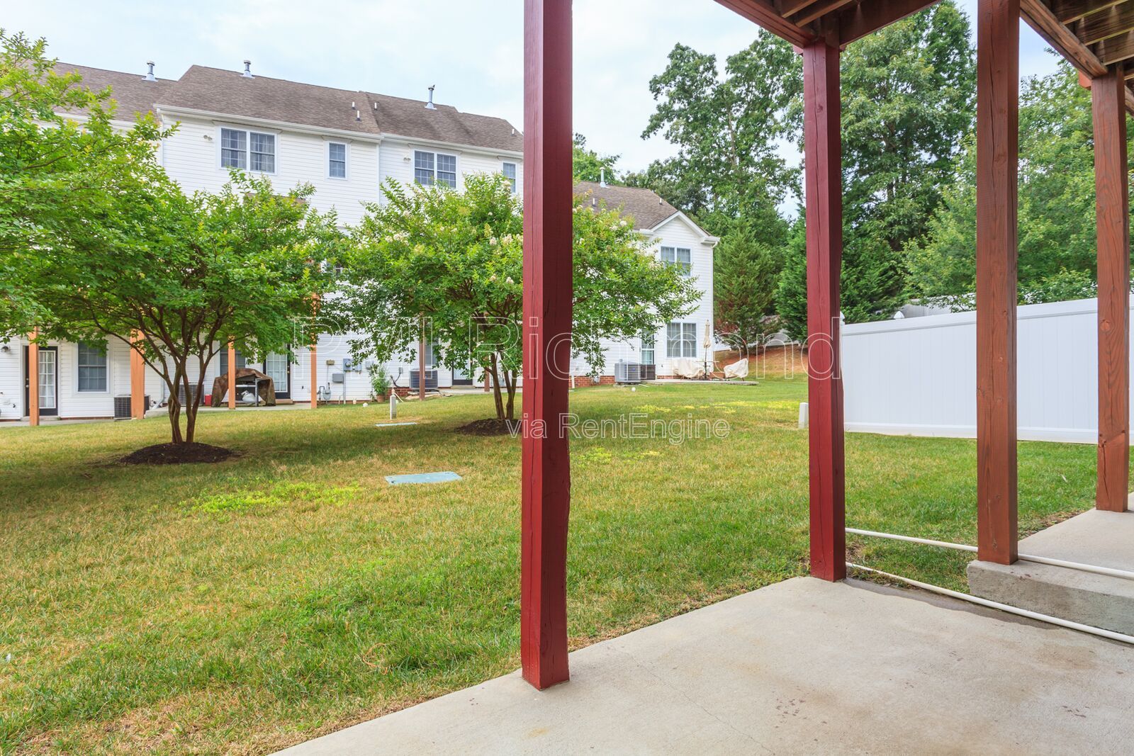 Beautiful Town Home in the Townes at Stratford Subdivision in Richmond! property image