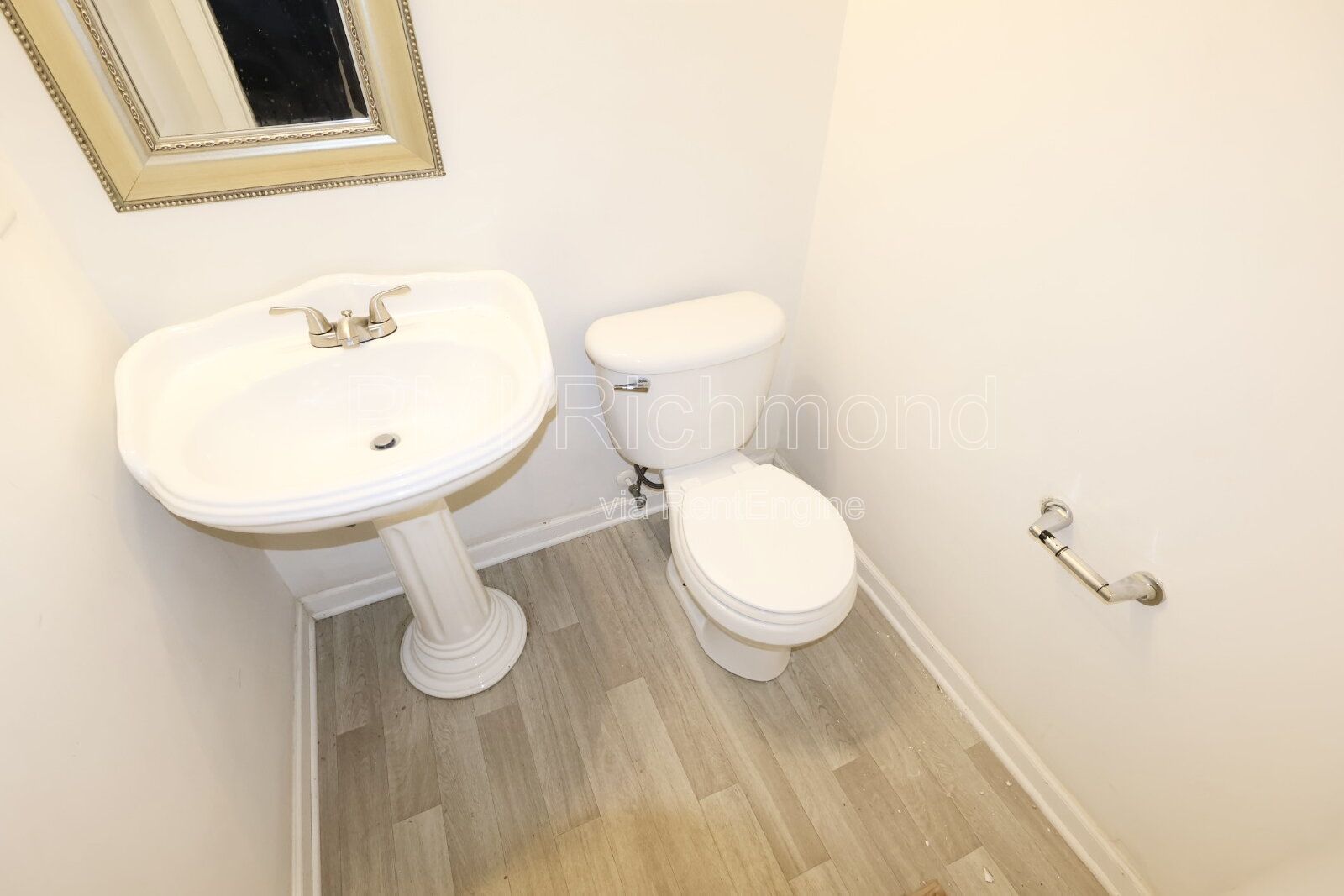 Traditional Style Single Family 4Bed Home in Chesterfield! property image