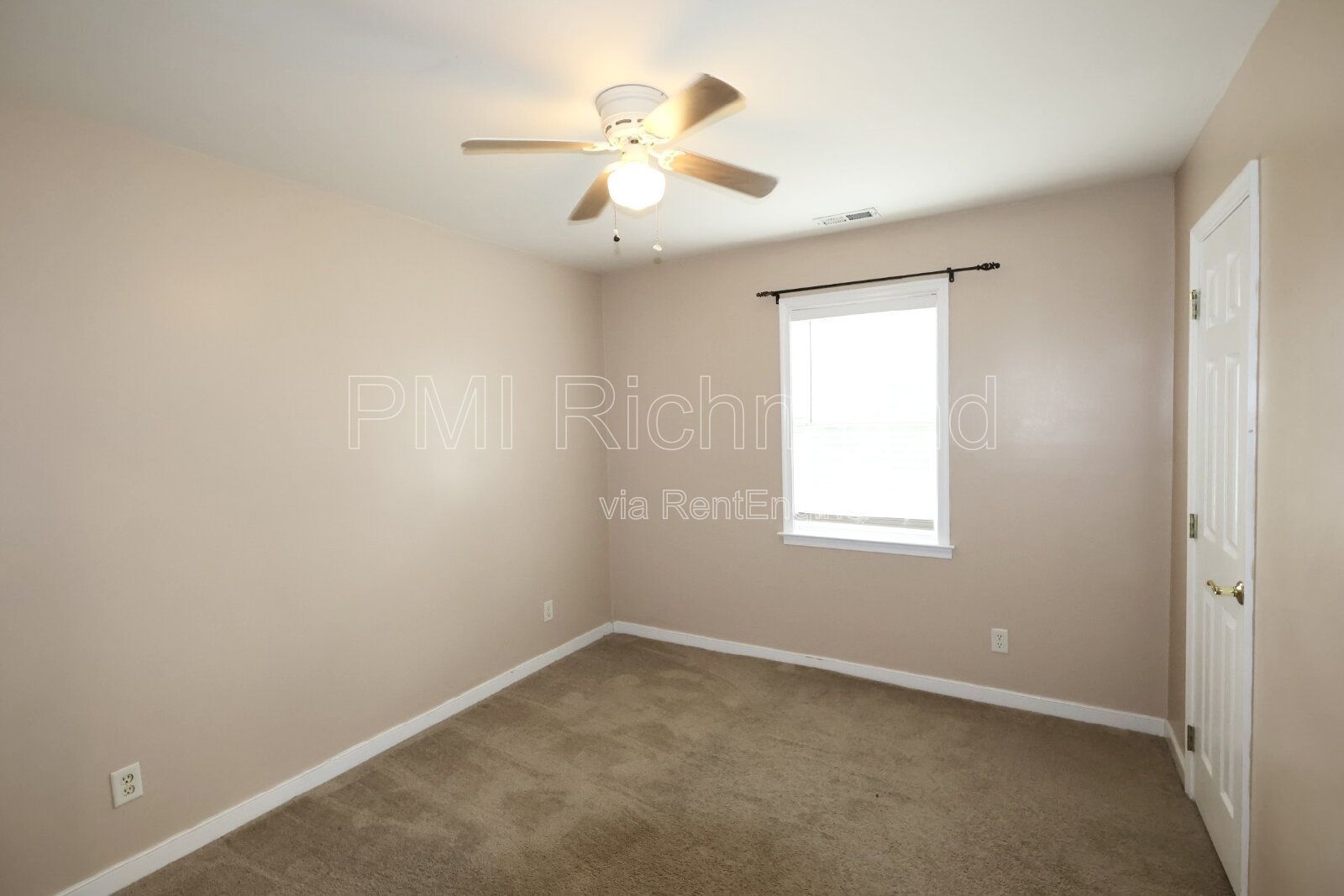 Traditional Style Single Family 4Bed Home in Chesterfield! property image