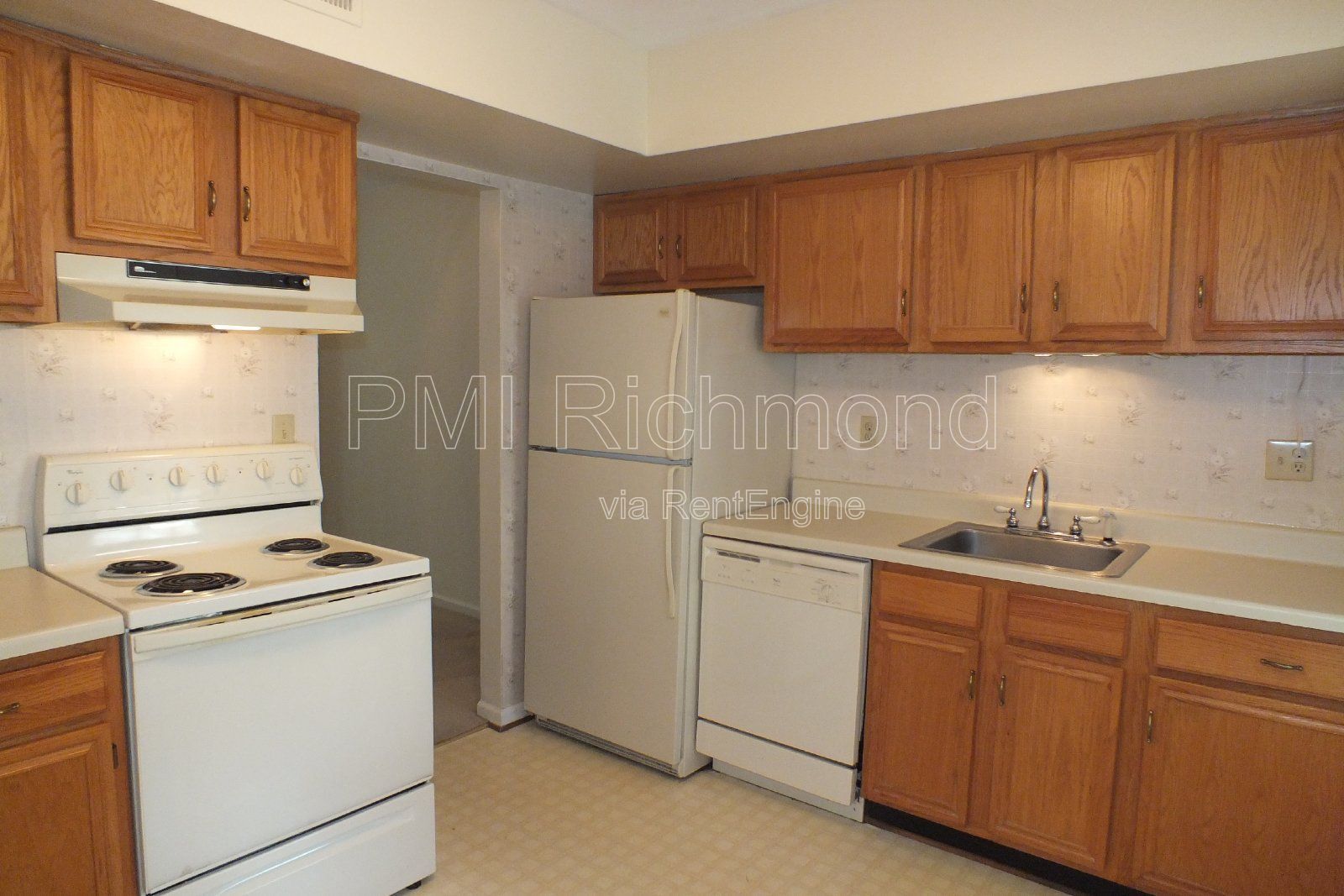 Wonderful 3 Bed, 1.5 Bath Townhouse in the West End! property image