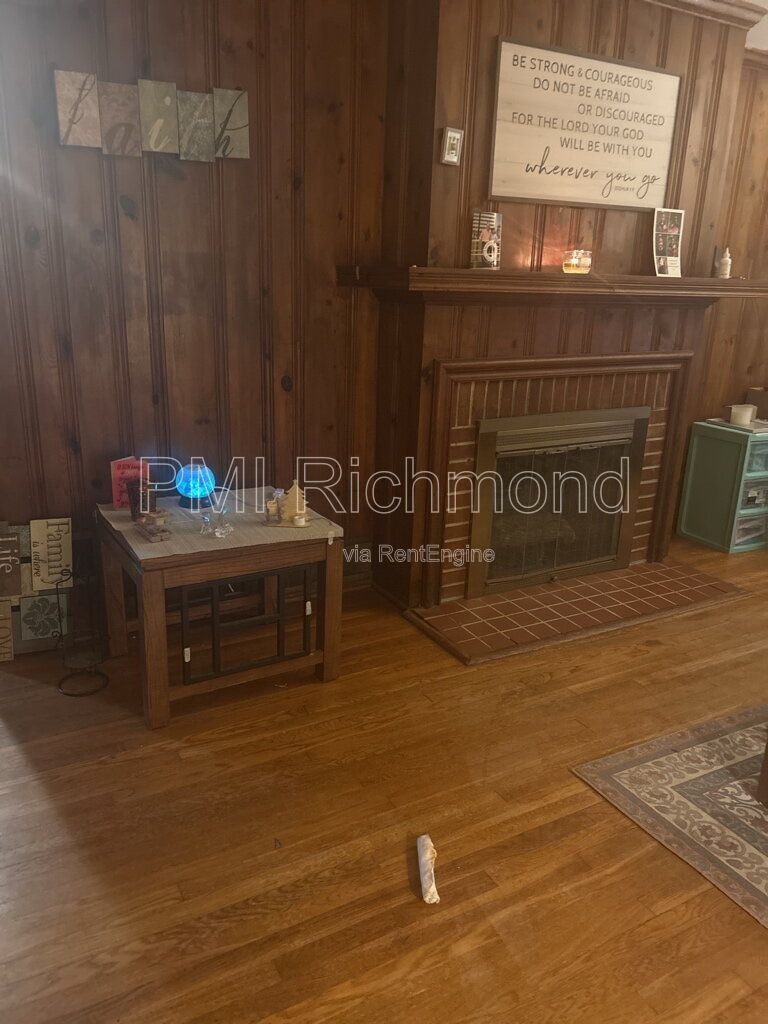 Cozy 3Bed Home with Large Yard in Petersburg! property image