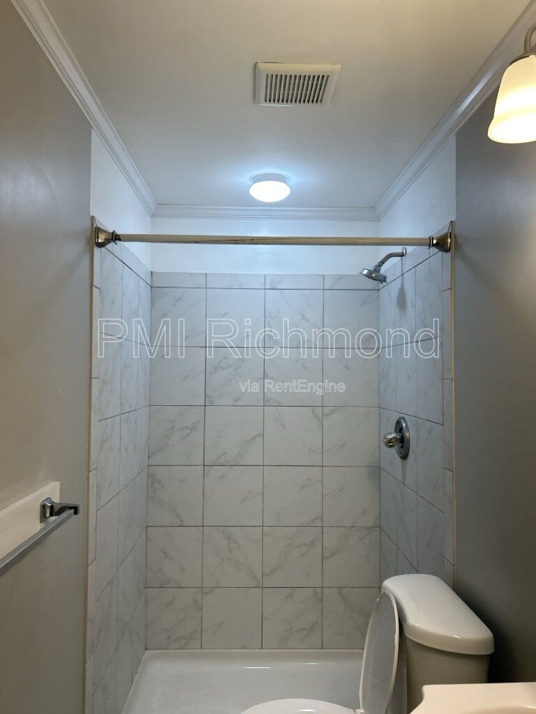 Spacious 5-Bed Home in the Broad Meadows Subdivision of Glen Allen! property image