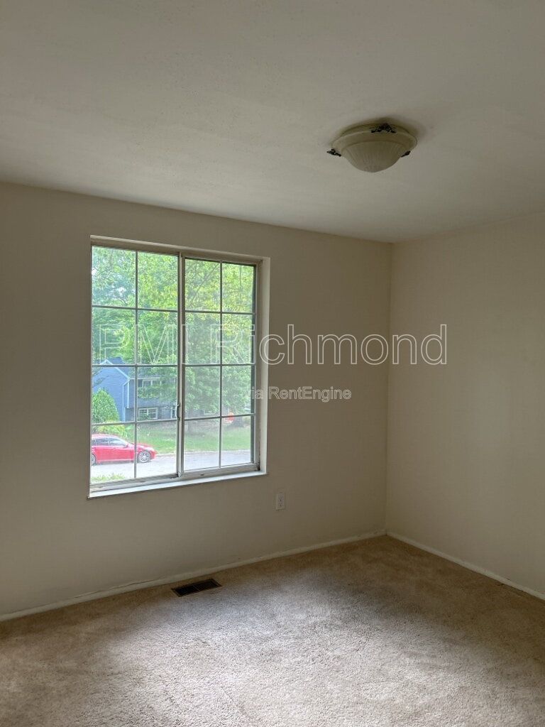 Spacious 5-Bed Home in the Broad Meadows Subdivision of Glen Allen! property image