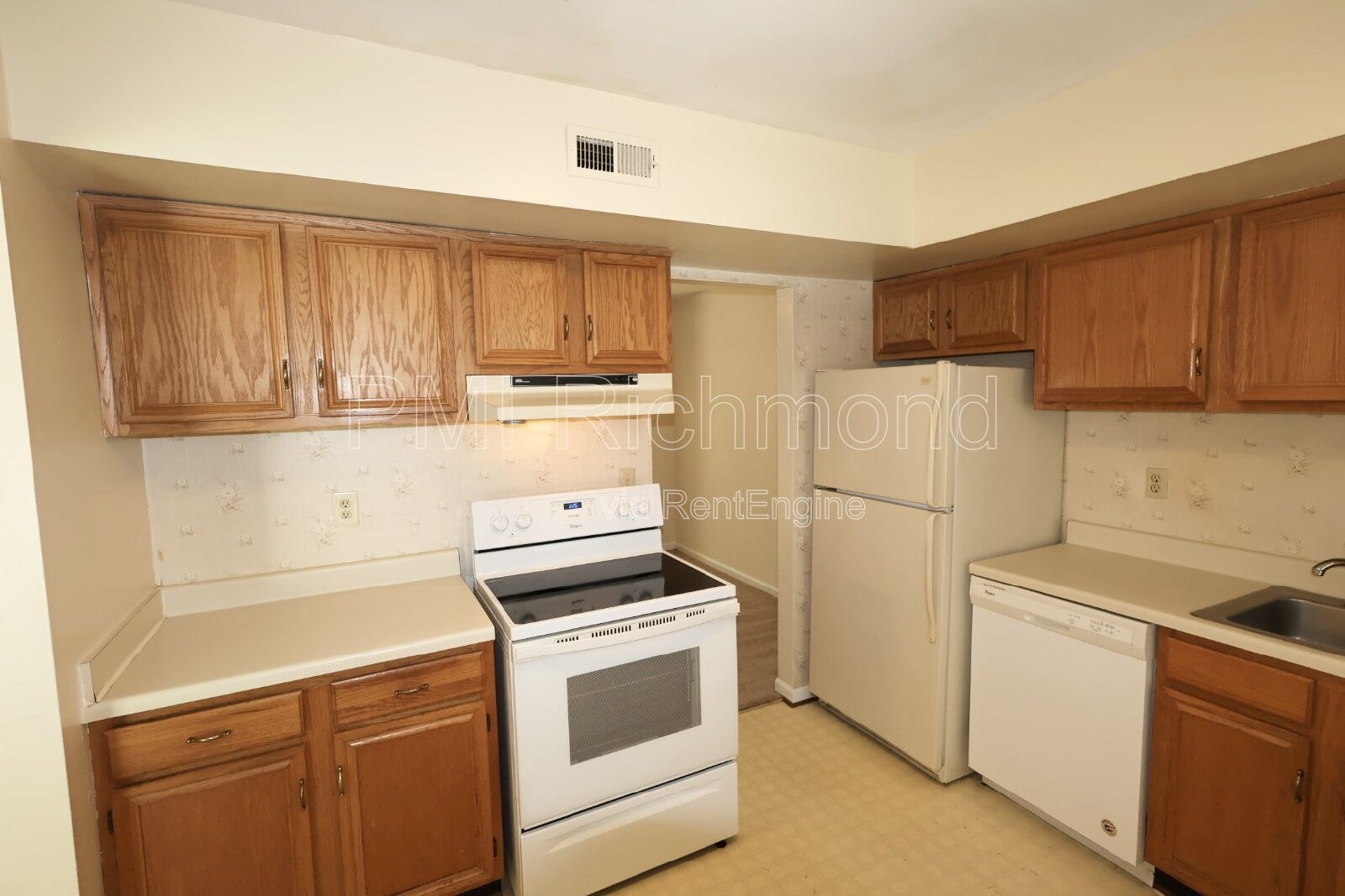 Wonderful 3 Bed, 1.5 Bath Townhouse in the West End! property image