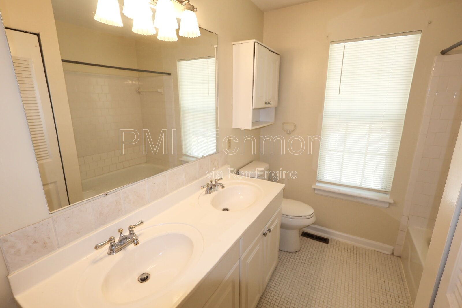Wonderful 3 Bed, 1.5 Bath Townhouse in the West End! property image