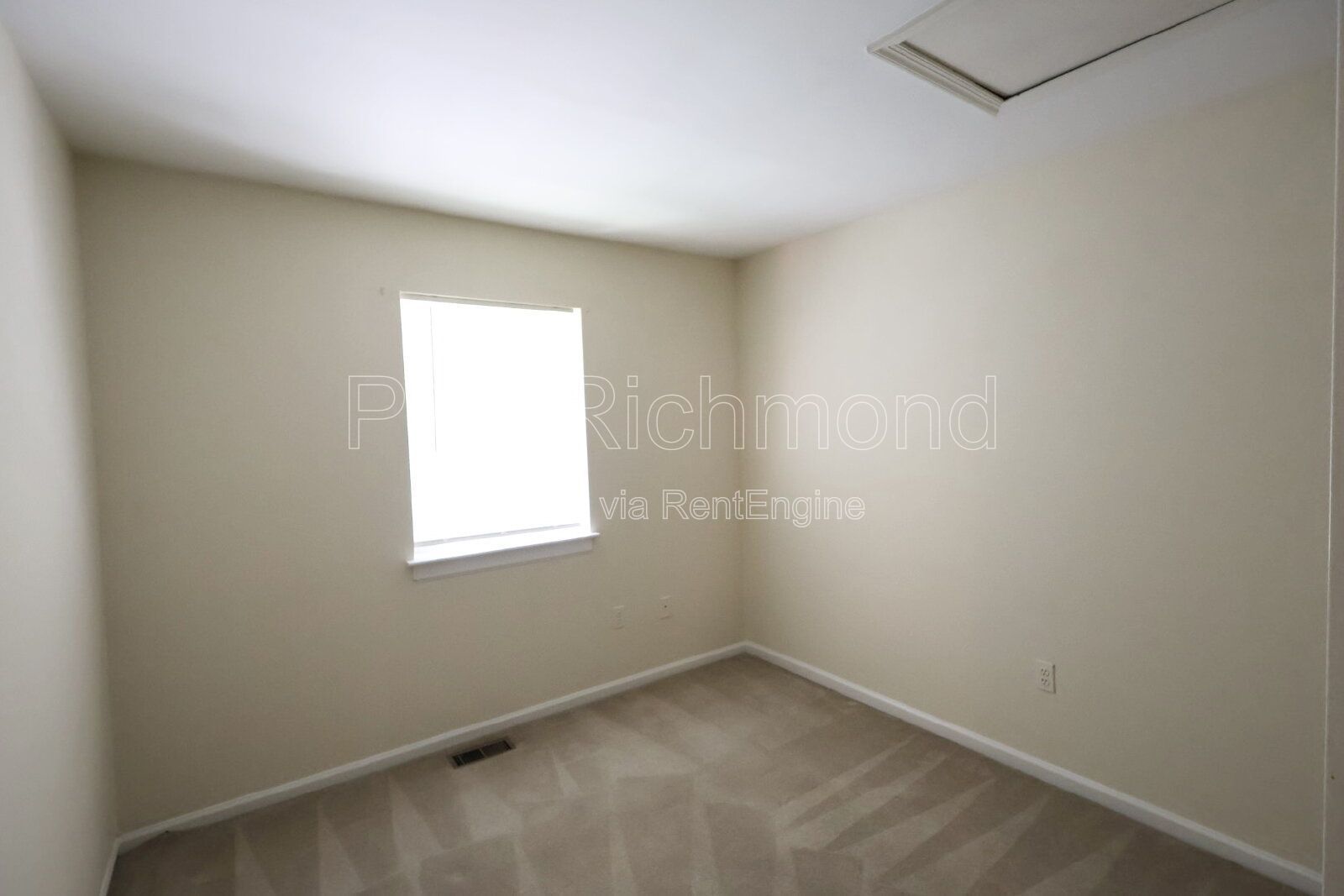 Wonderful 3 Bed, 1.5 Bath Townhouse in the West End! property image