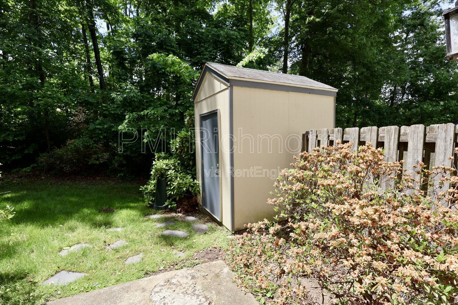 Wonderful 3 Bed, 1.5 Bath Townhouse in the West End! property image
