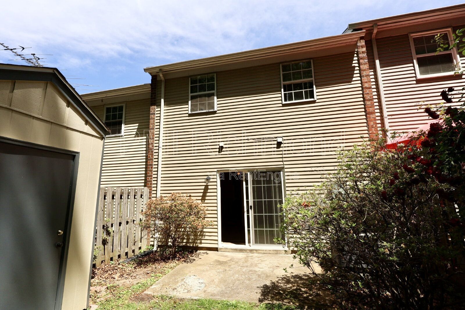 Wonderful 3 Bed, 1.5 Bath Townhouse in the West End! property image