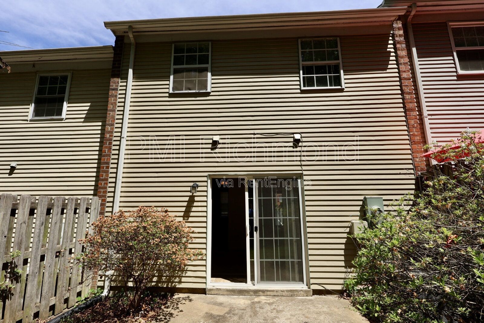 Wonderful 3 Bed, 1.5 Bath Townhouse in the West End! property image