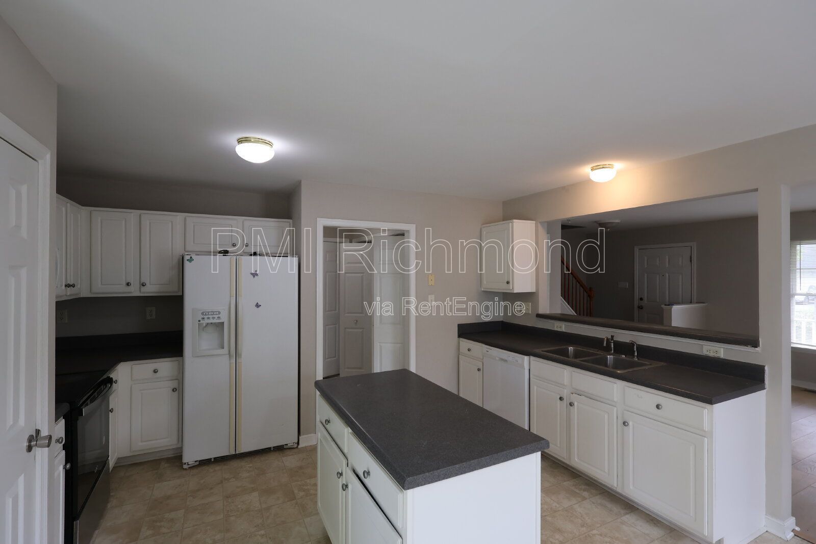 Single Family Colonial Style Home in the Cedar Grove Subdivision! property image
