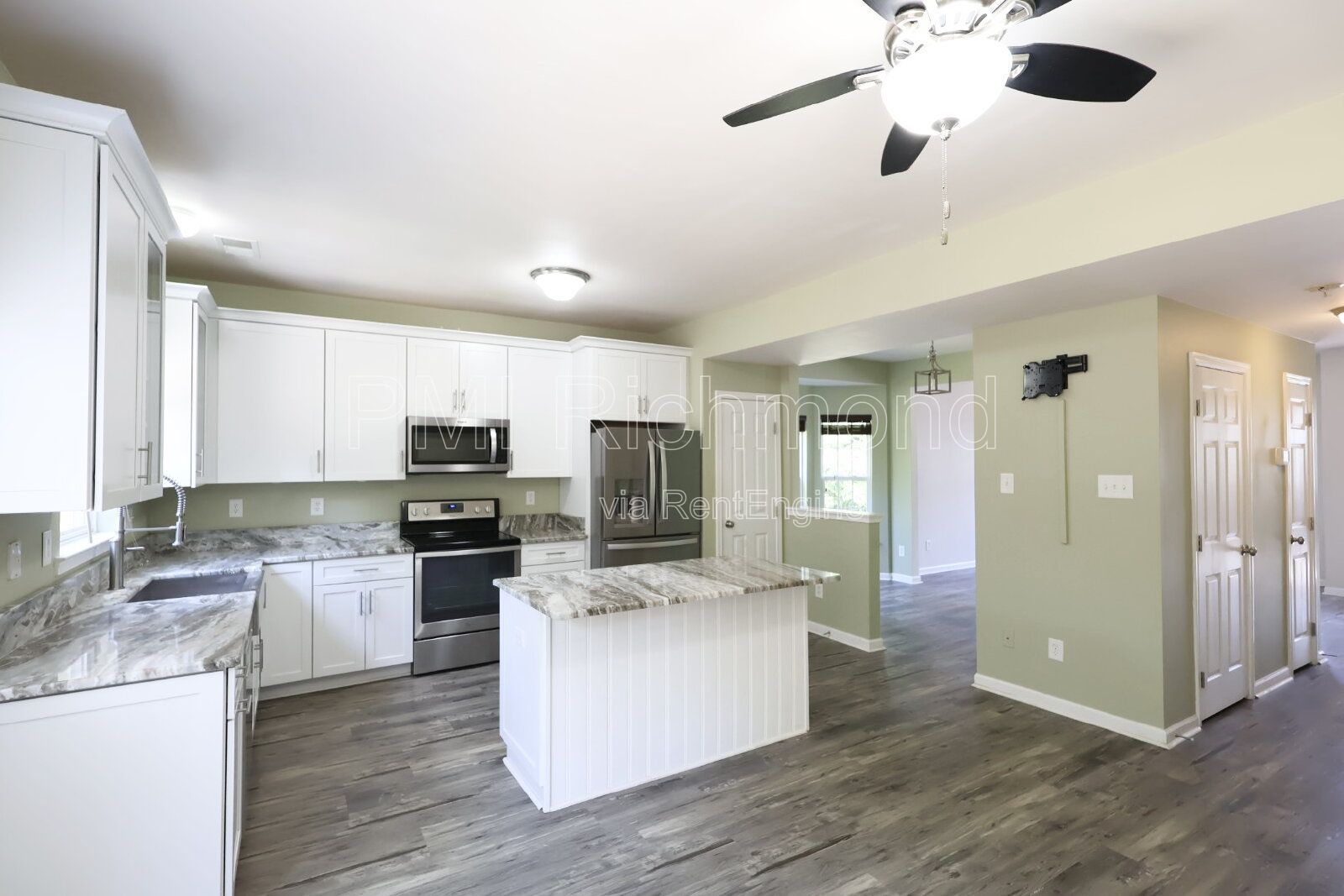 Updated 3-Bed Townhouse in Ashland with a Stunning Kitchen! property image