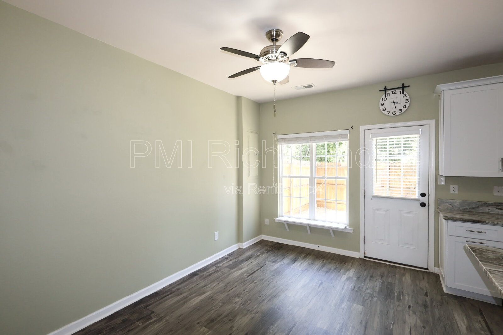 Updated 3-Bed Townhouse in Ashland with a Stunning Kitchen! property image