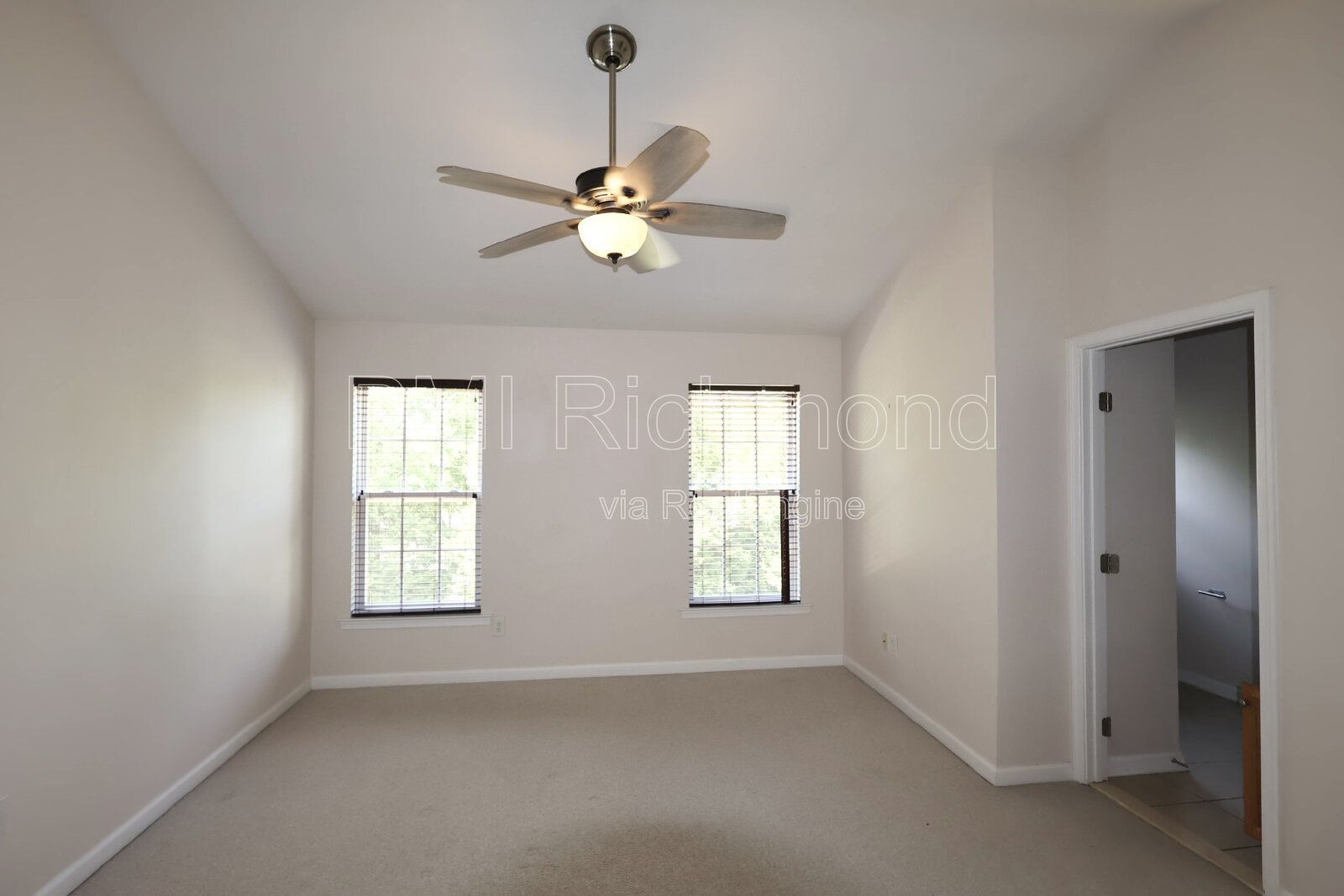 Updated 3-Bed Townhouse in Ashland with a Stunning Kitchen! property image