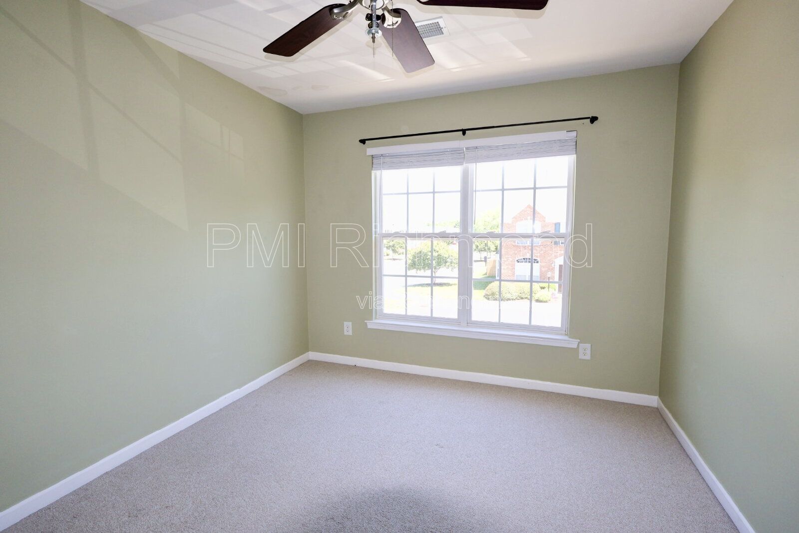 Updated 3-Bed Townhouse in Ashland with a Stunning Kitchen! property image