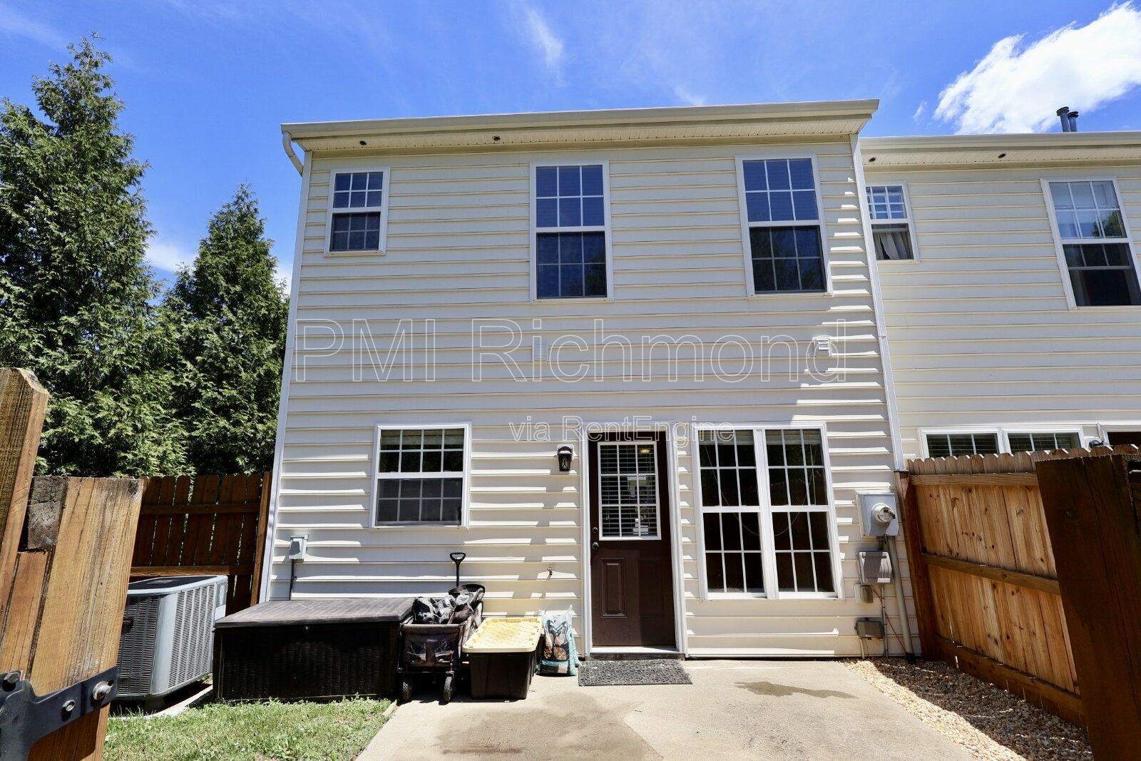 Updated 3-Bed Townhouse in Ashland with a Stunning Kitchen! property image