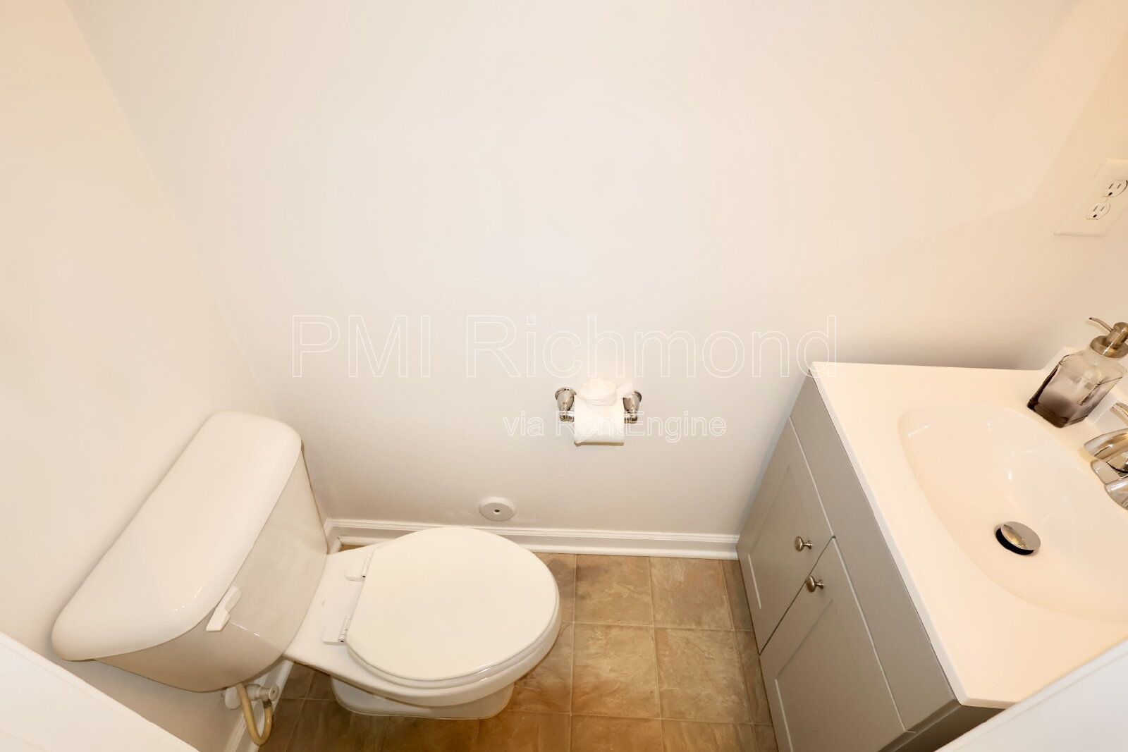 Charming 3-Bed Townhome with 1452 Sq Ft of Comfort in North Chesterfield! property image