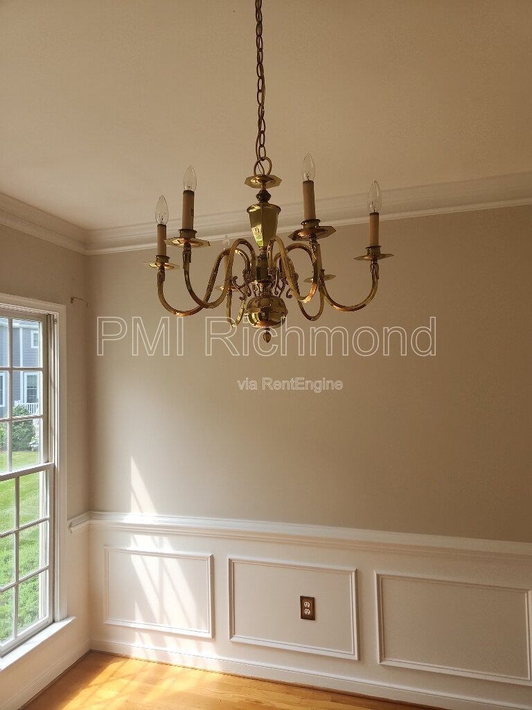 Beautiful 4-Bed Home in the Subdivision of Manor Park at Wyndhm in Glen Allen! property image