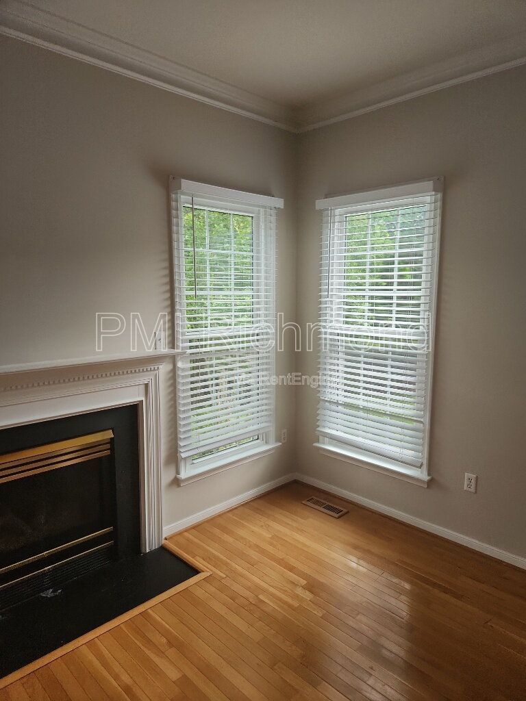 Beautiful 4-Bed Home in the Subdivision of Manor Park at Wyndhm in Glen Allen! property image