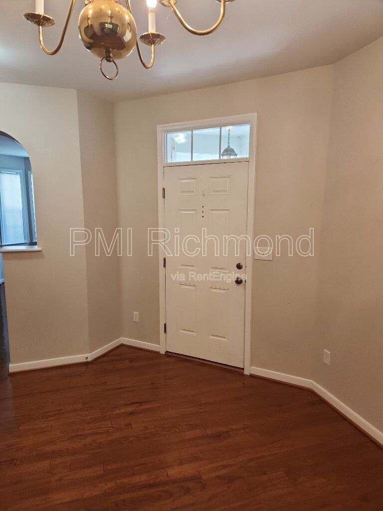 Amazing 3-Bedroom House in Chesterfield! property image