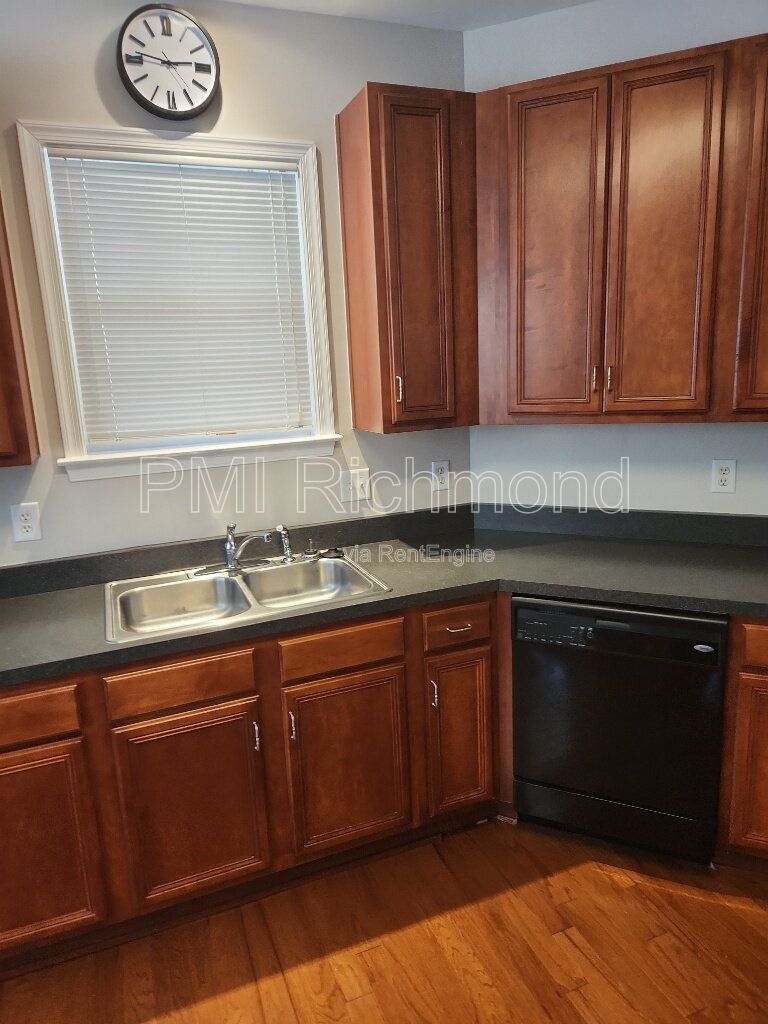 Amazing 3-Bedroom House in Chesterfield! property image