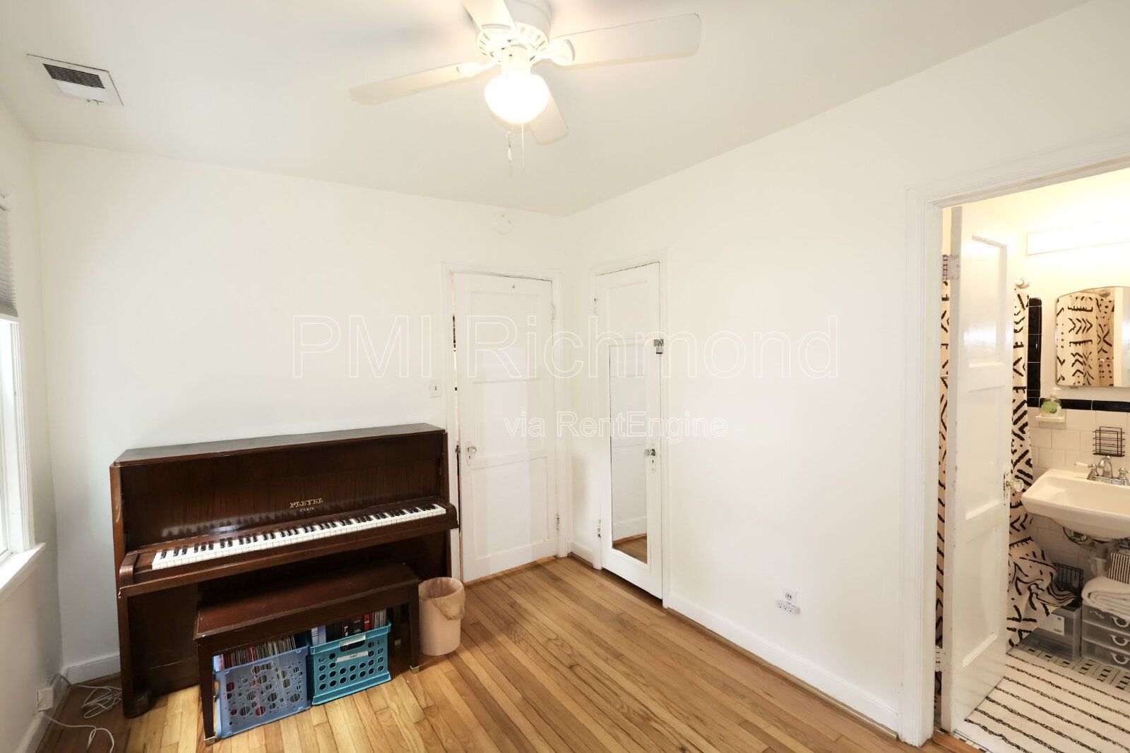 Cute & Cozy 2-Bed Retreat on Maple Avenue in Richmond! property image