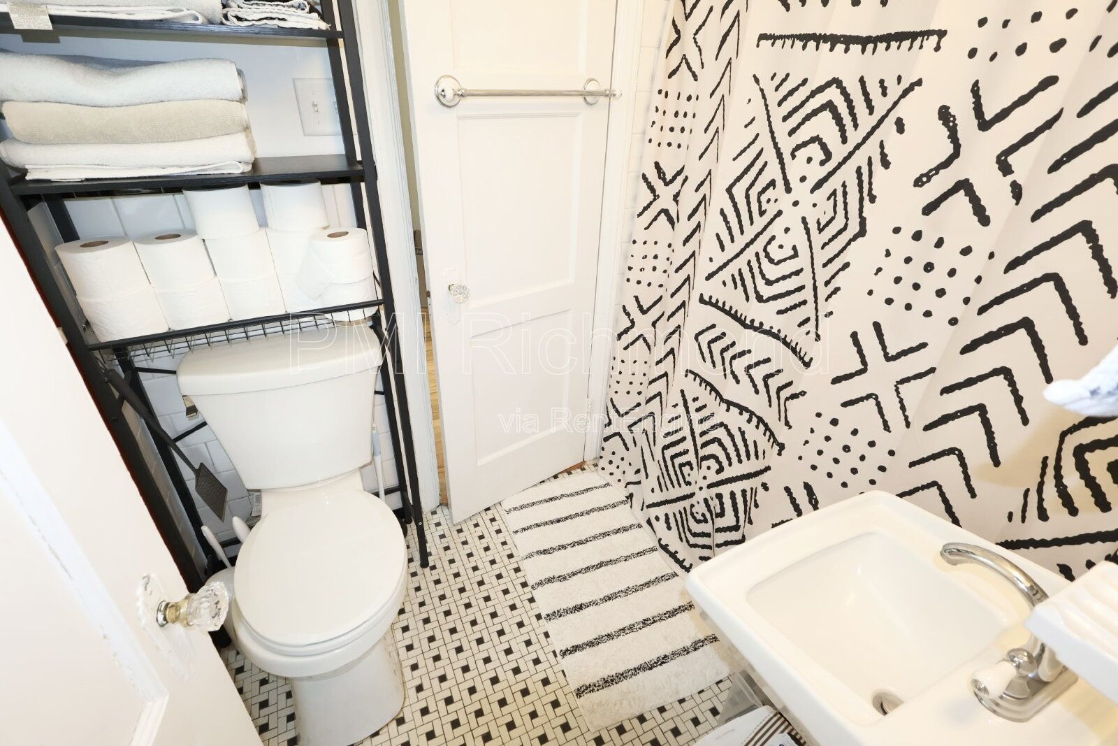 Cute & Cozy 2-Bed Retreat on Maple Avenue in Richmond! property image