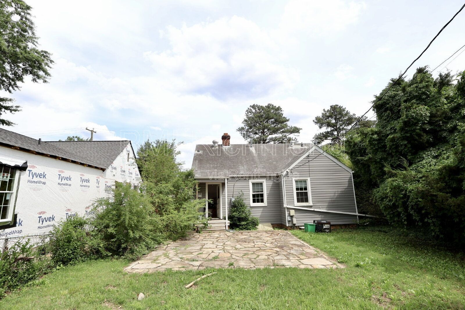 Cute & Cozy 2-Bed Retreat on Maple Avenue in Richmond! property image