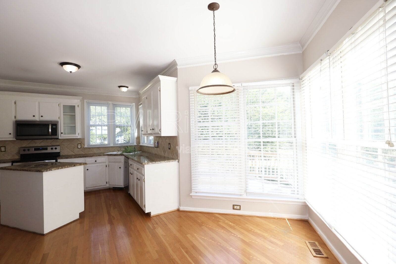 Beautiful 4-Bed Home in the Subdivision of Manor Park at Wyndhm in Glen Allen! property image