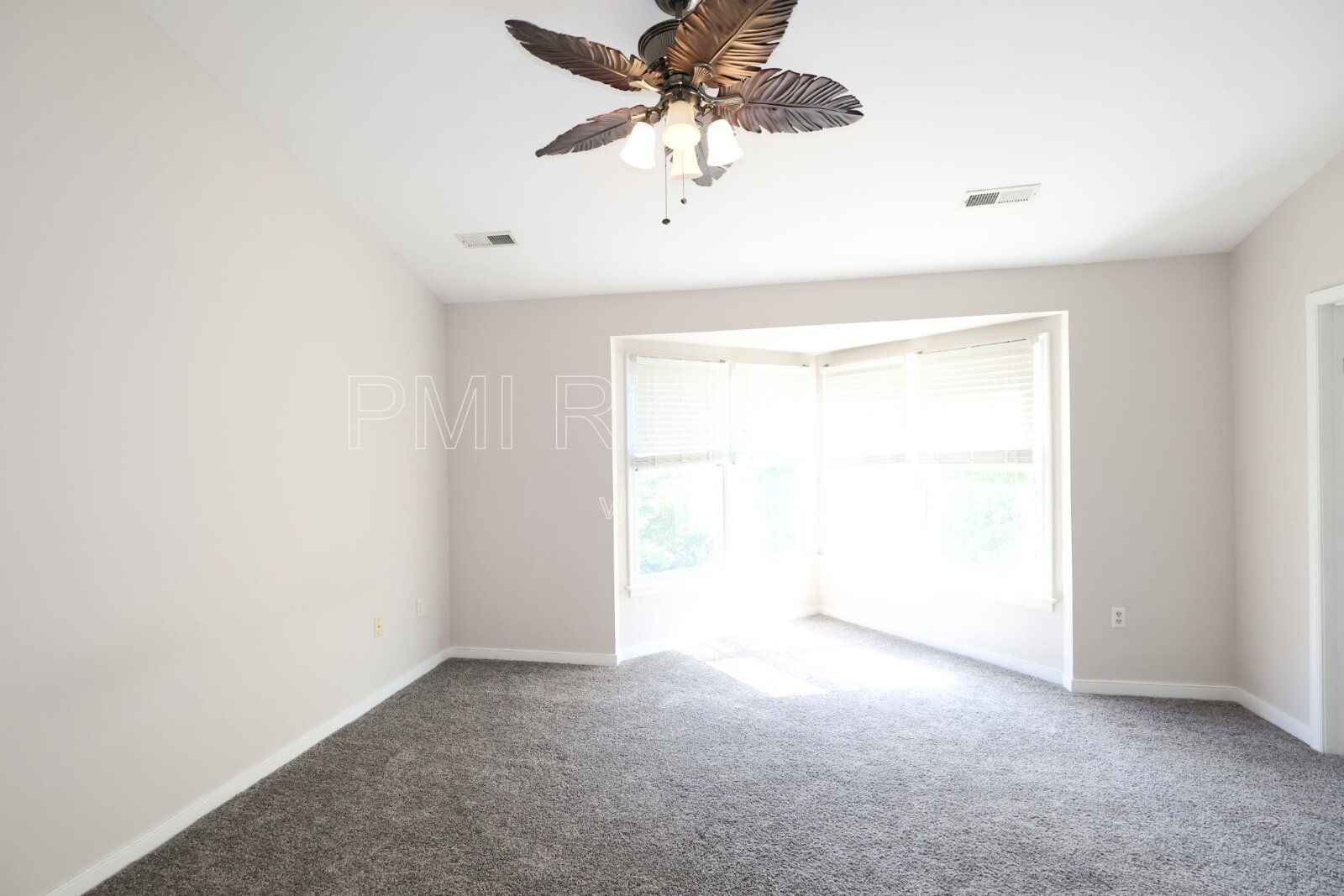 Beautiful 4-Bed Home in the Subdivision of Manor Park at Wyndhm in Glen Allen! property image